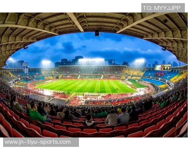 建业足球明星台历全景呈现 追忆绿茵岁月见证辉煌时刻