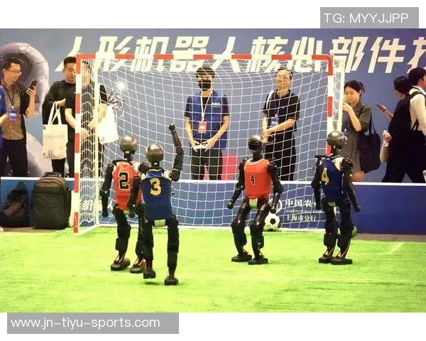 机器人完美模仿足球球星动作挑战人工智能极限展现运动魅力 机器人完美模仿足球球星动作挑战人工智能极限展现运动魅力