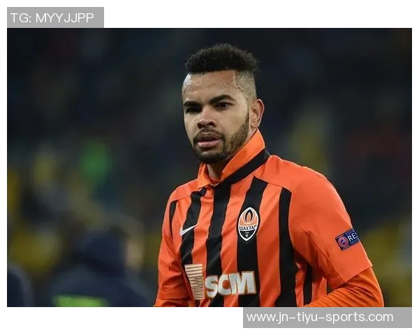 顿涅茨克足球球星的传奇人生与球场辉煌成就揭秘 顿涅茨克足球球星的传奇人生与球场辉煌成就揭秘